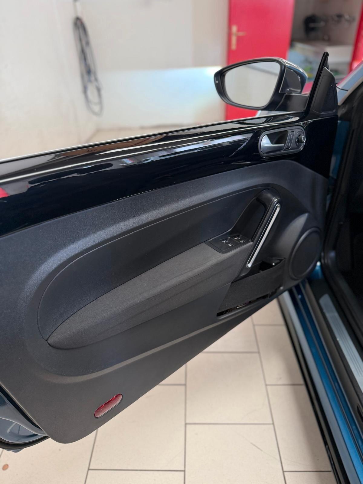 Volkswagen Maggiolino Cabrio Sport R Line 1.4 TSI 150cv dsg-LEGGI SOTTO