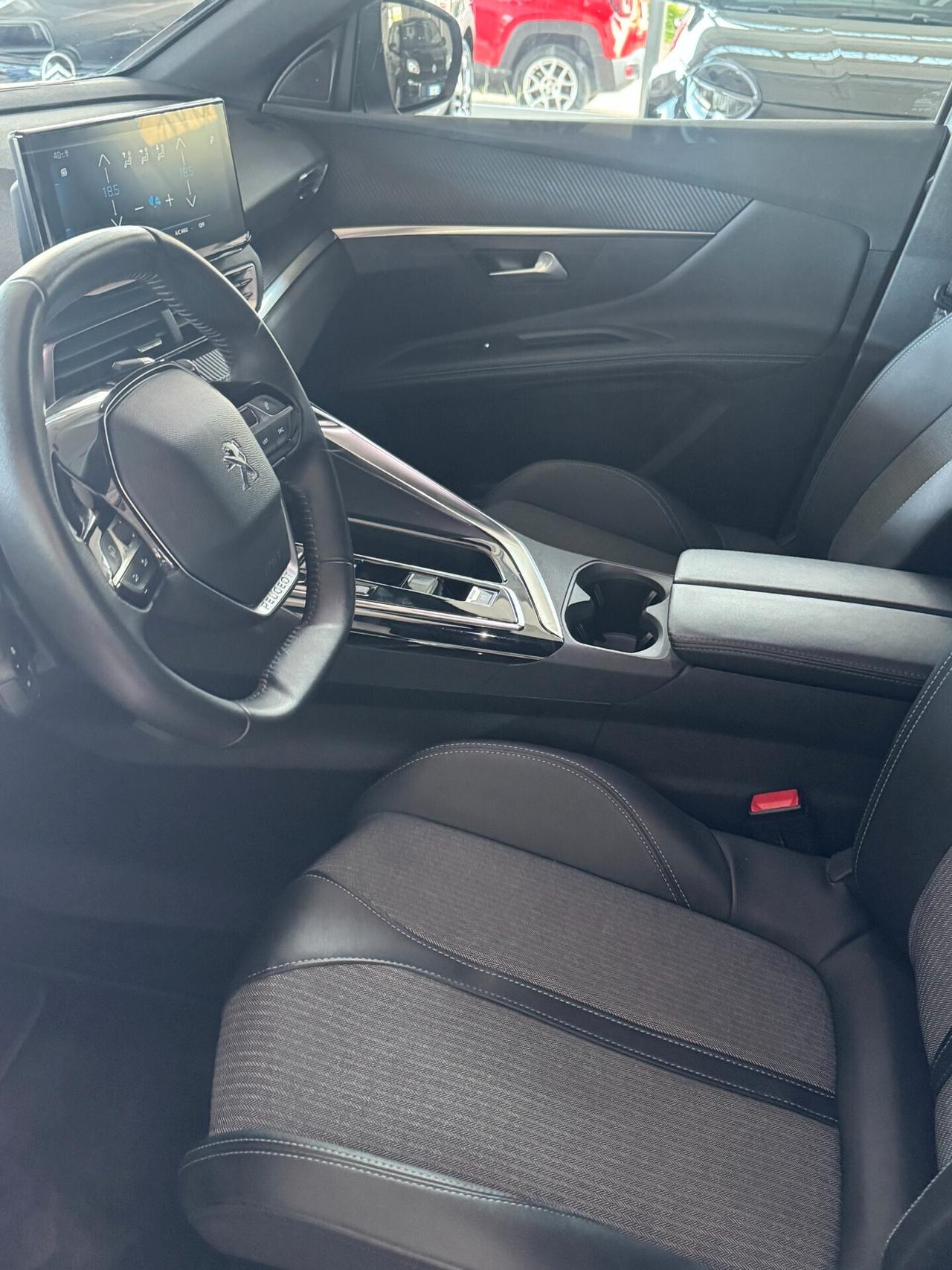 PEUGEOT 3008 HDi 130 S&S EAT8 Allure Pack FULL OPTIONAL IMMATRICOLAZIONE MAGGIO 2024