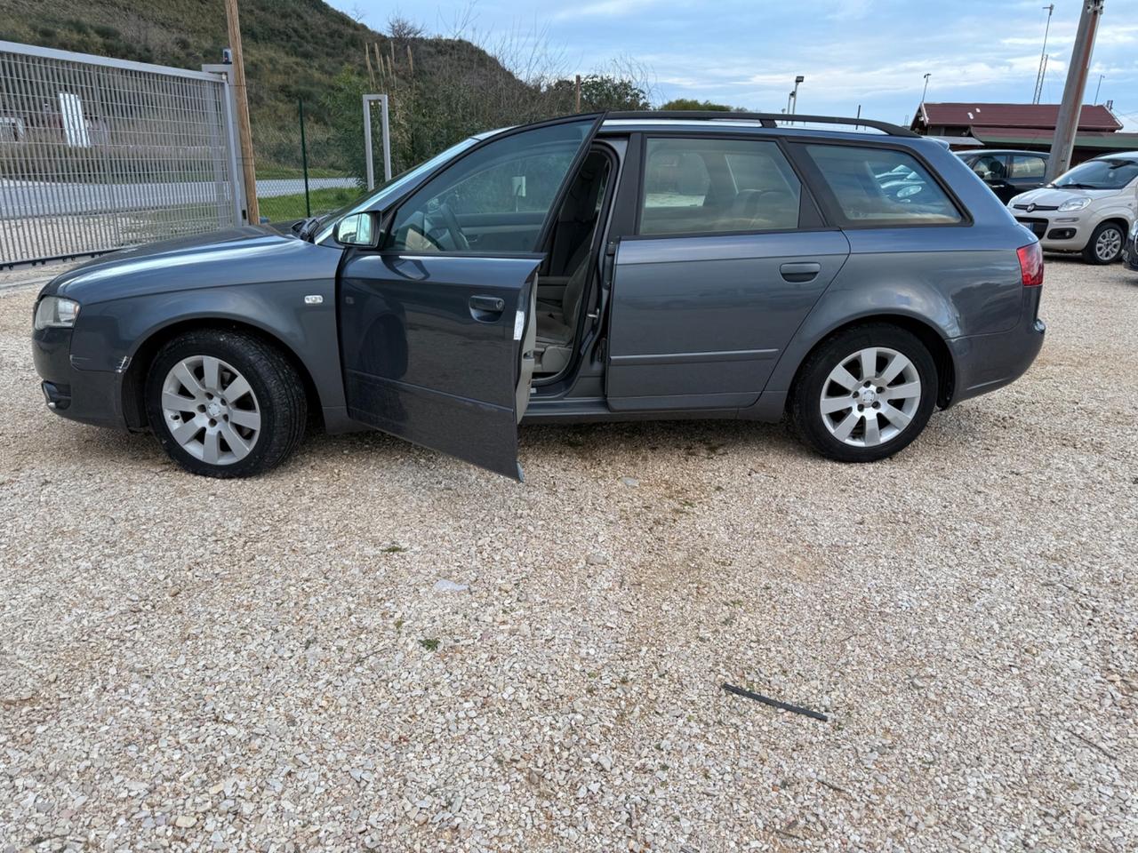 Audi A4 2.0 avant SUPER PREZZO 1.499€