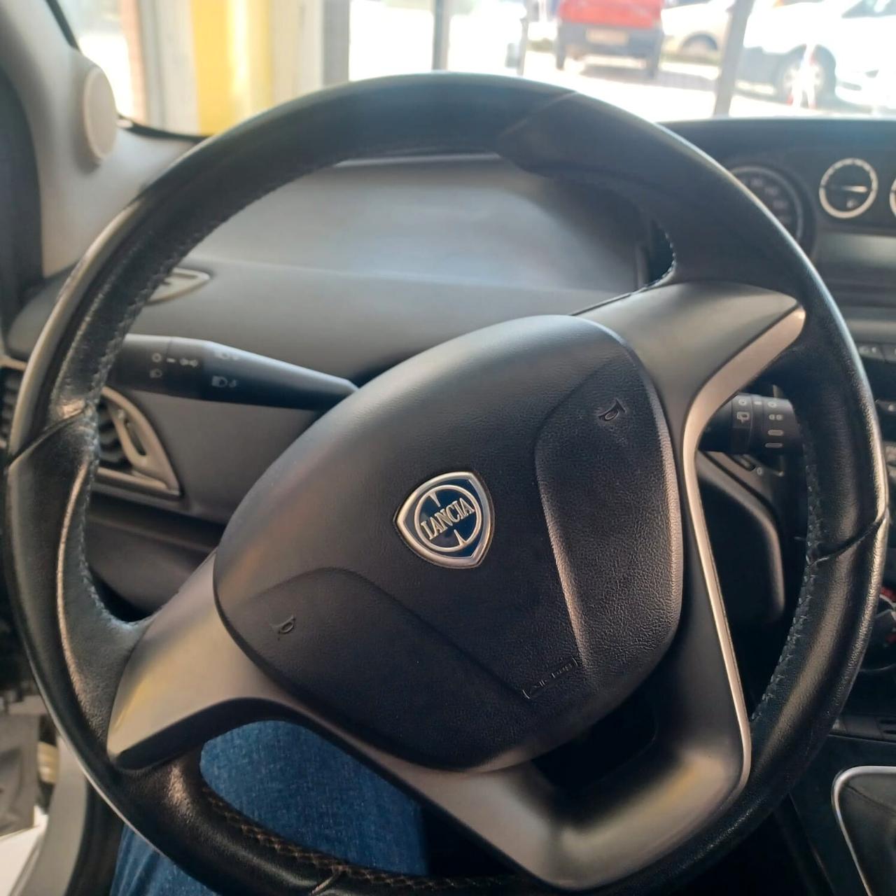 DISTRIBUZIONE FATTA NEOPATENTATI YPSILON 1.2