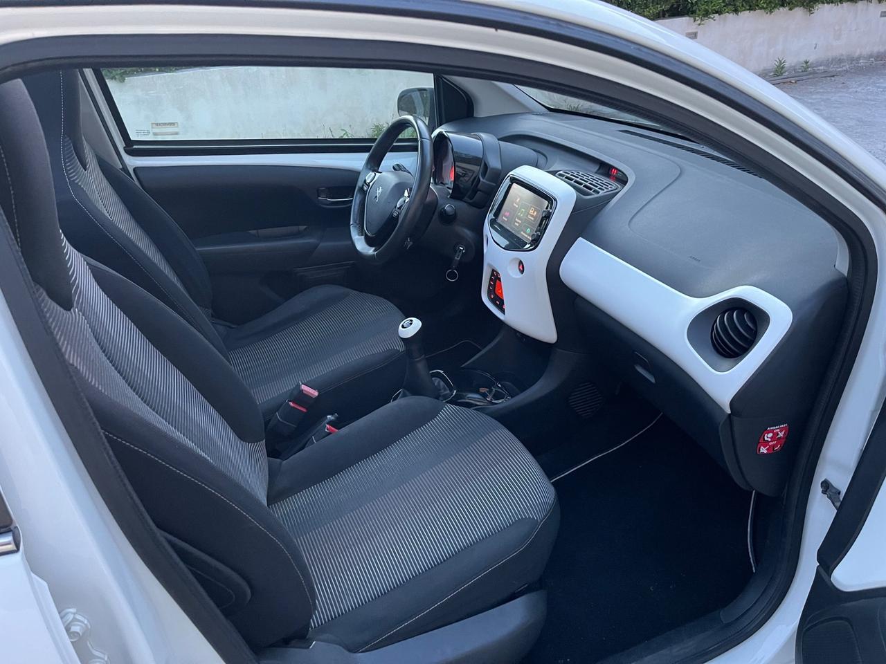 Peugeot 108 PureTech 82 5 porte Allure