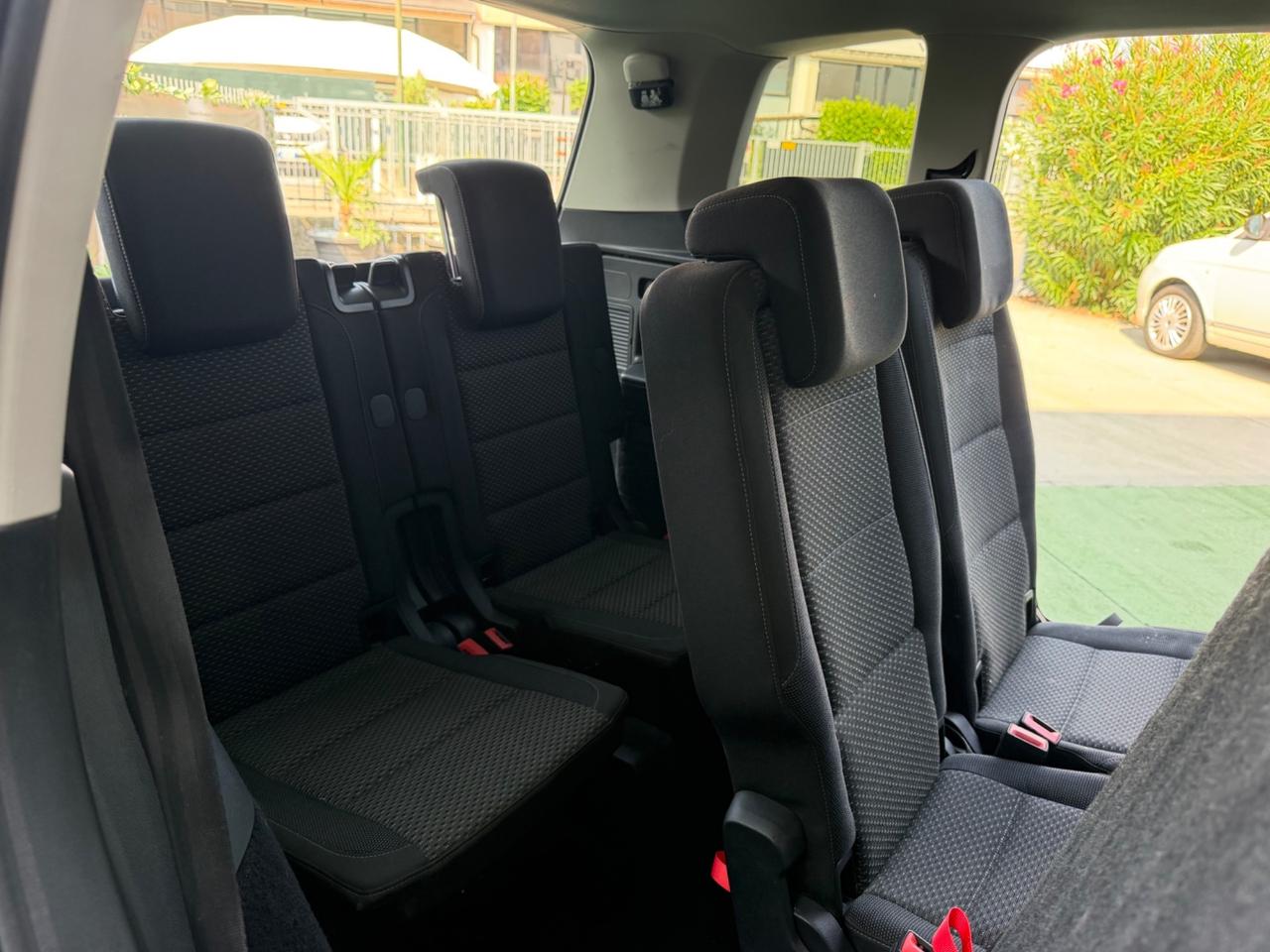 Volkswagen Touran 2.0 TDI 150 CV SCR DSG Business BlueMotion Technology