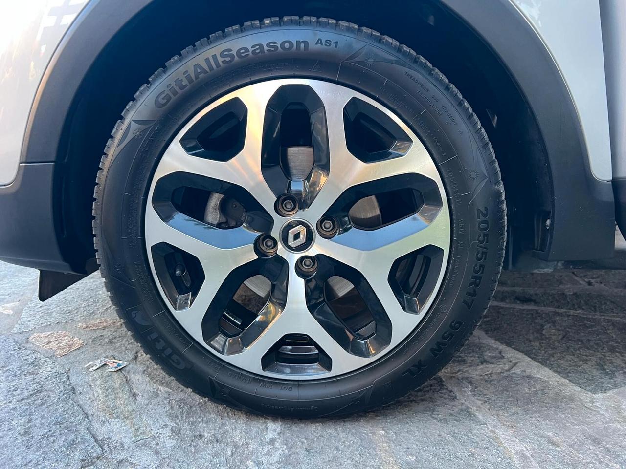 RENAULT CAPTUR dCi 90cv EDC SPORT EDITION NEOPATENTATI