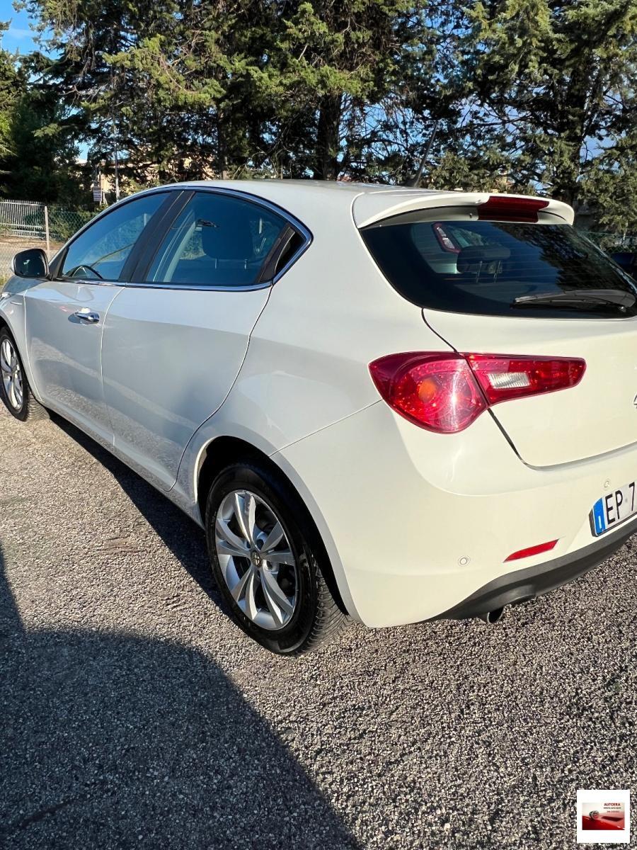 ALFA ROMEO - Giulietta - 1.6 JTDm-2 105 CV Exclusive
