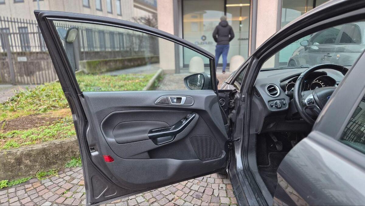 Ford Fiesta 1.5 tdci Business 75cv 5p