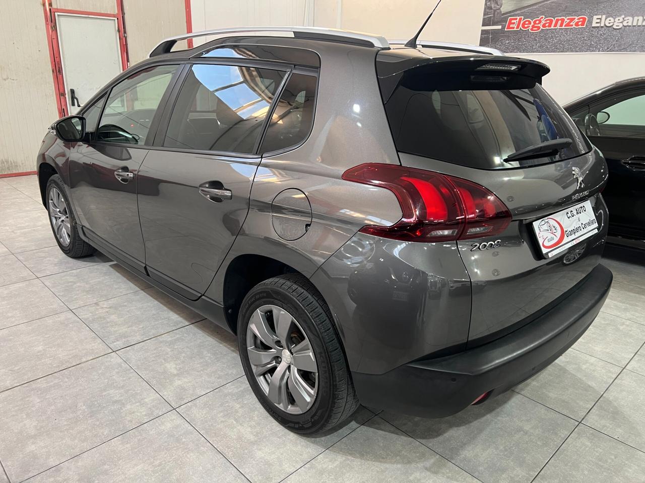 Peugeot 2008 1.6 100 CV - Black Matt - 2018