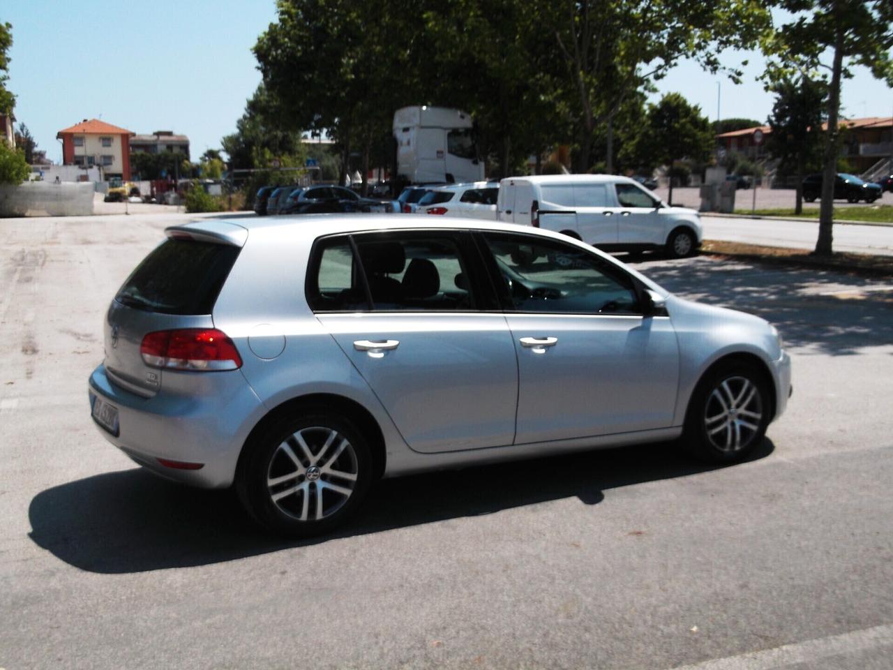 Volkswagen Golf 1.6 TDI Comfortline 2011
