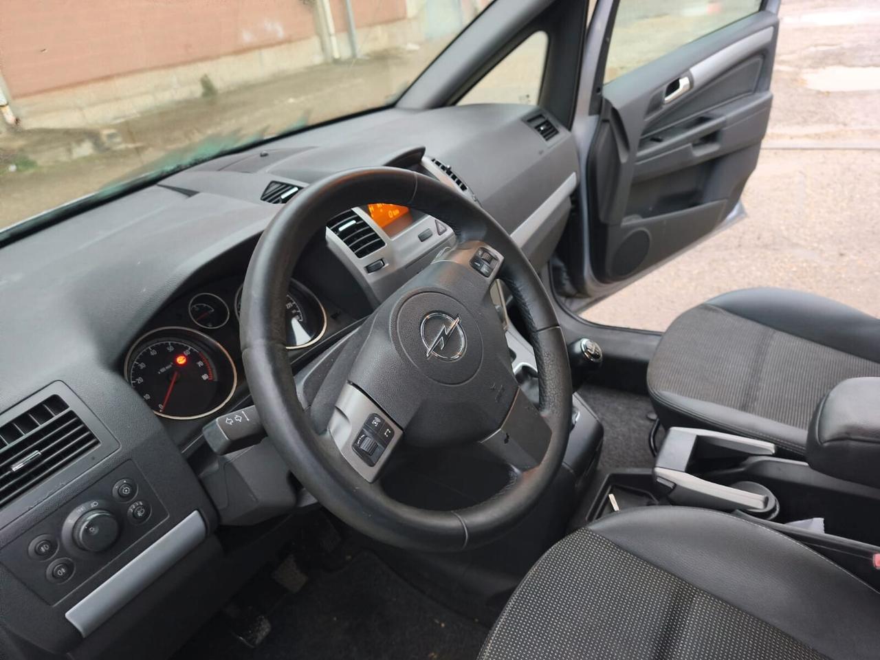 Opel Zafira 2006----1.6 Benzina 7 Posti