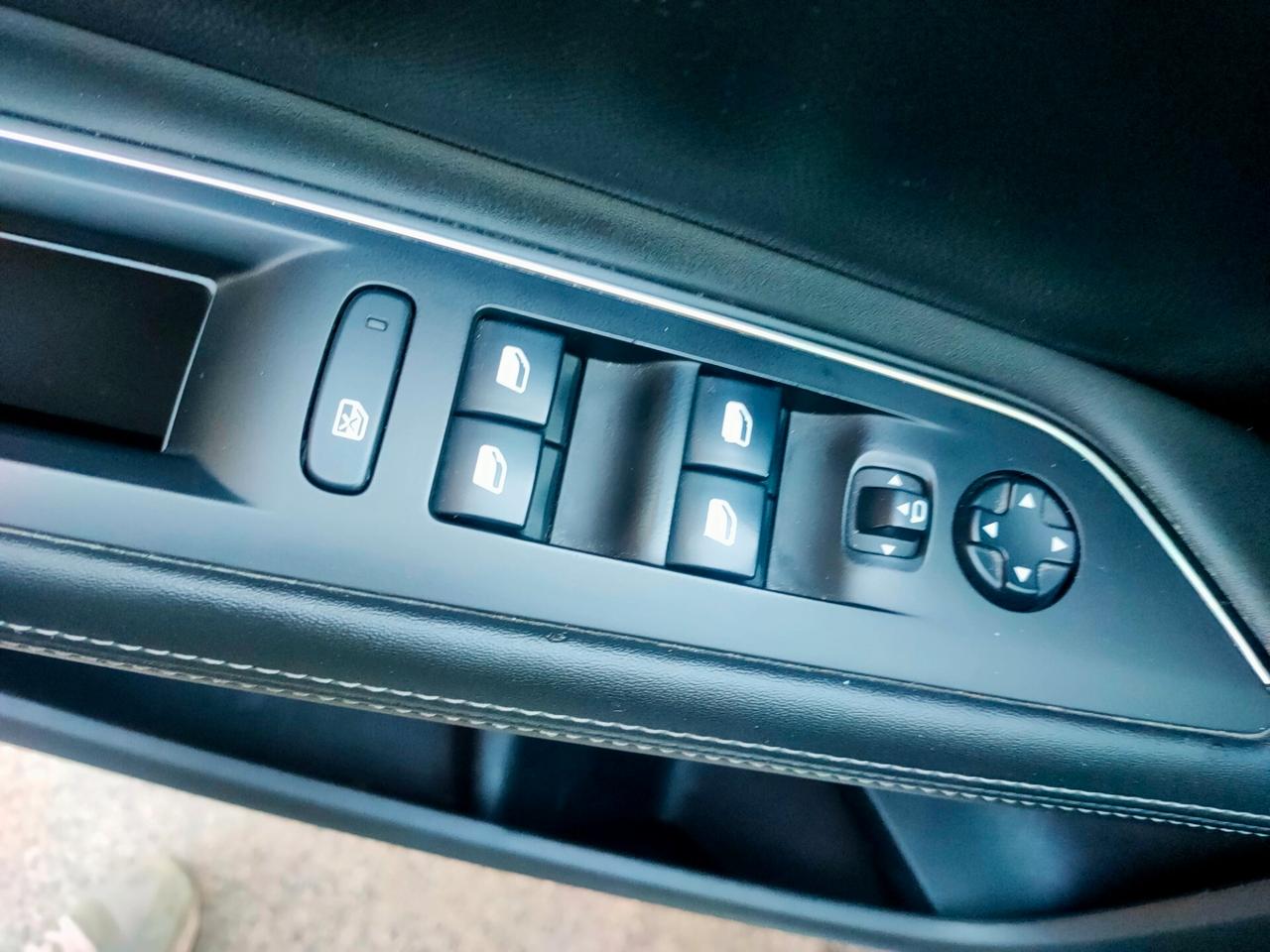 Peugeot 3008 BlueHDi 130 S&S EAT8 Allure