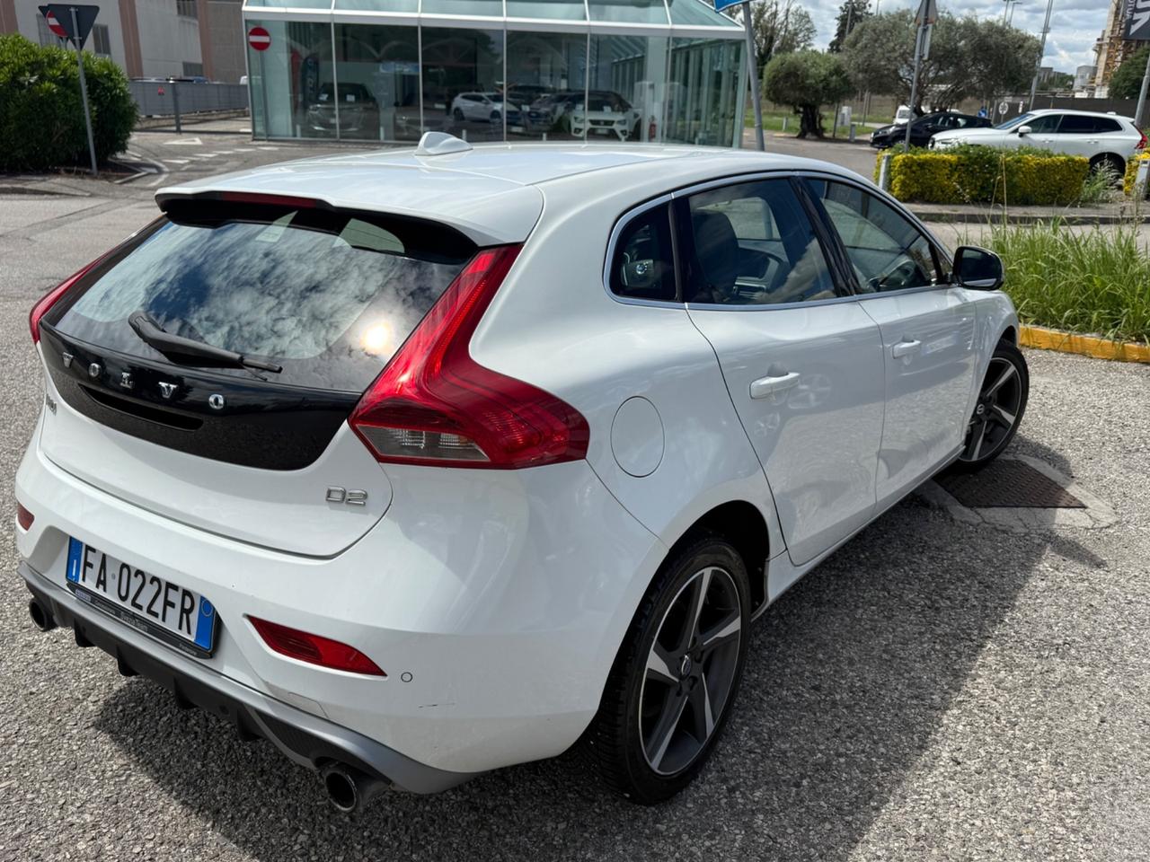 Volvo V40 D2 'eco' R-design Momentum