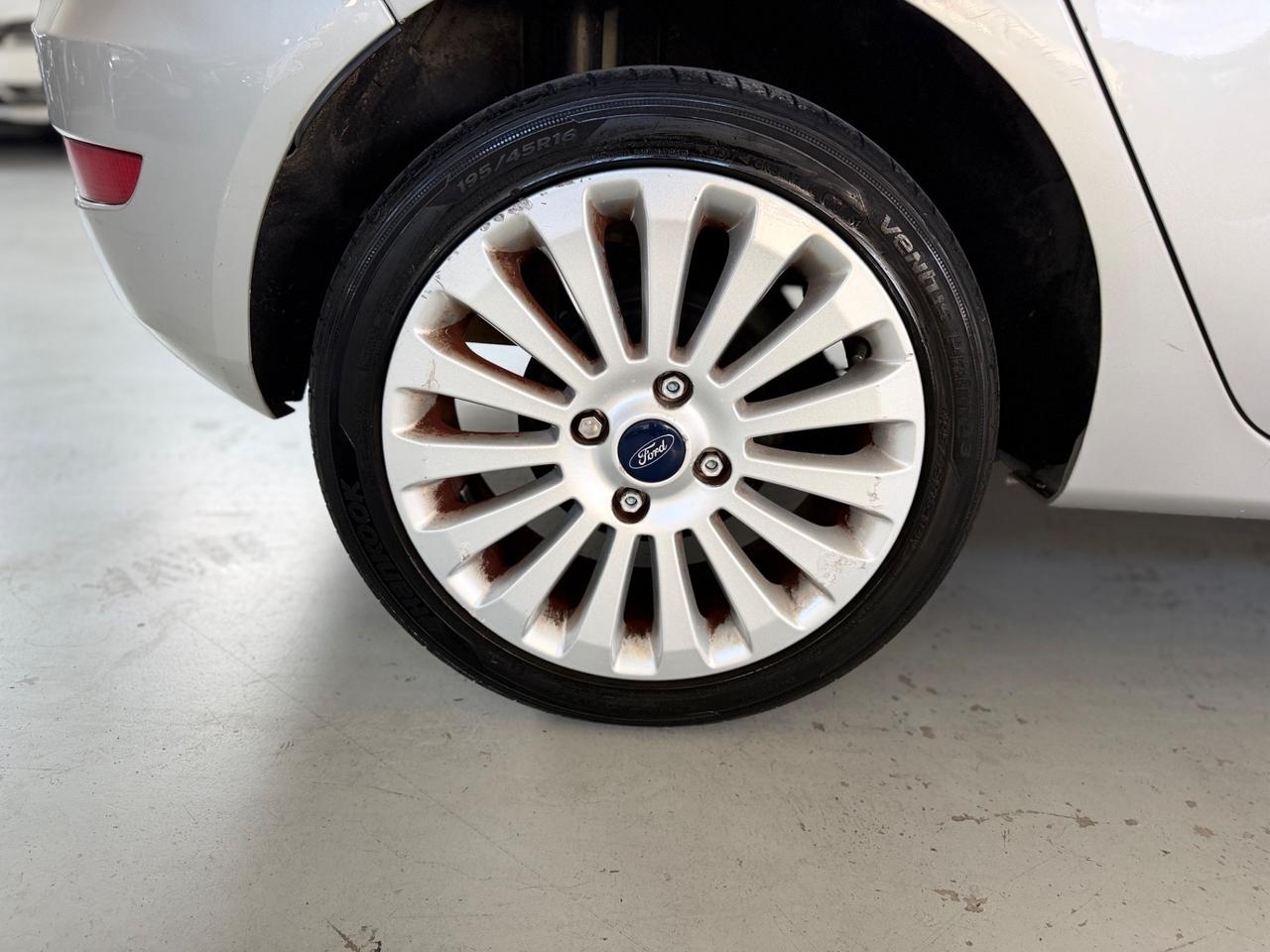 Ford Fiesta 1.2 82 CV 5 porte Titanium NEOPATENTATI