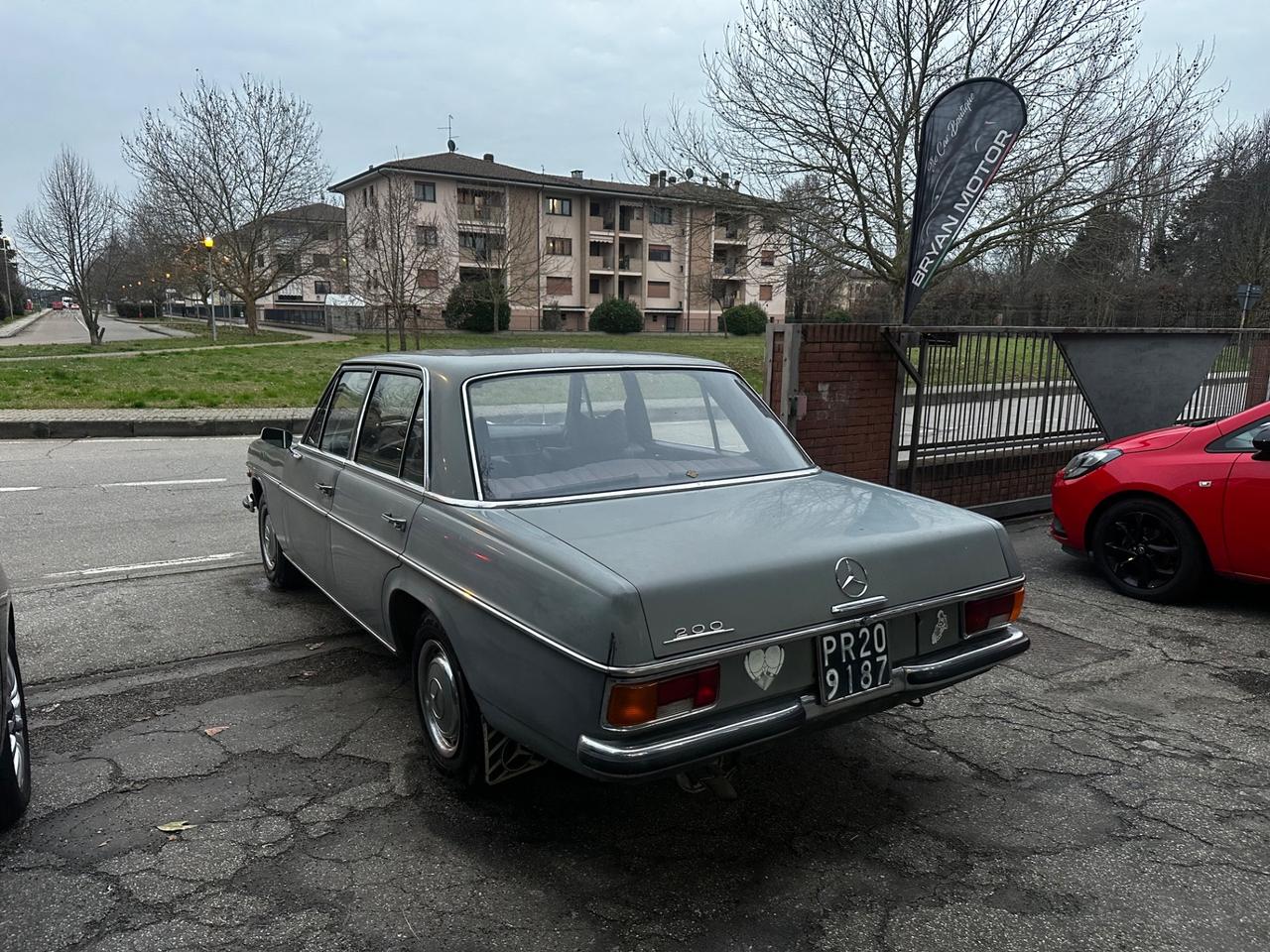 Mercedes-benz E 200 Mercedes benz modello 200/8 del 1968