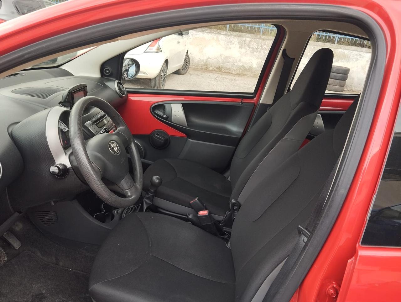 Toyota Aygo 1.0 VVT-i 69 CV 5 porte x-clusiv