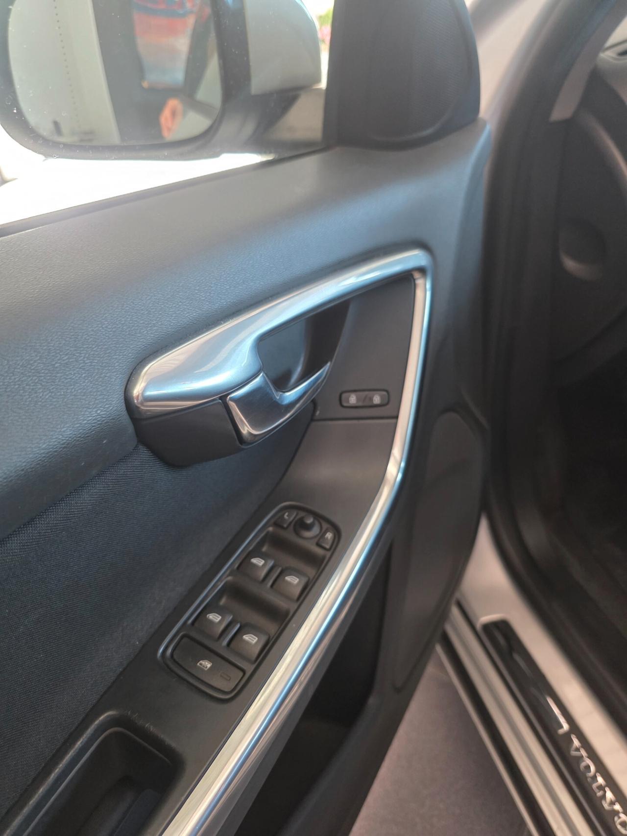 Volvo V60 D2 1.6 Momentum