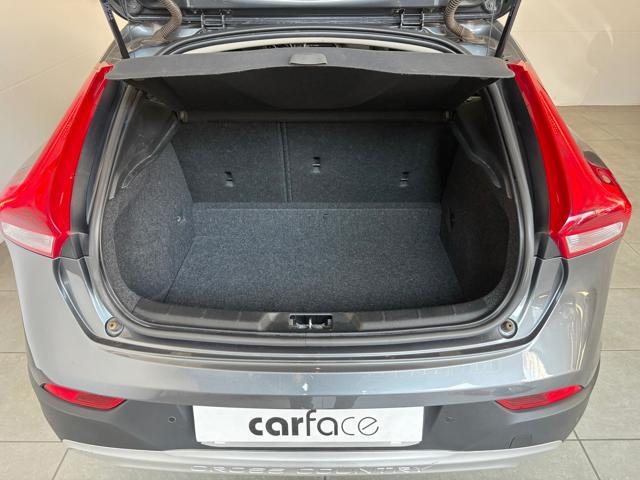 VOLVO V40 Cross Country D2 1.6 Summum