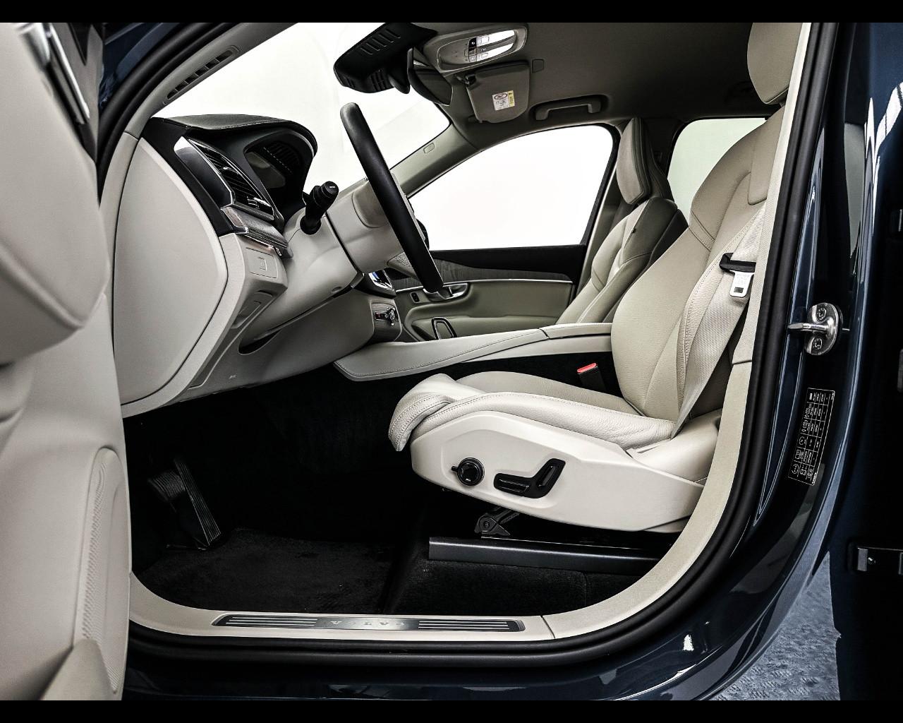 VOLVO XC90 (2014-->) - XC90 B5 (d) AWD automatico 7 posti Plus Bright