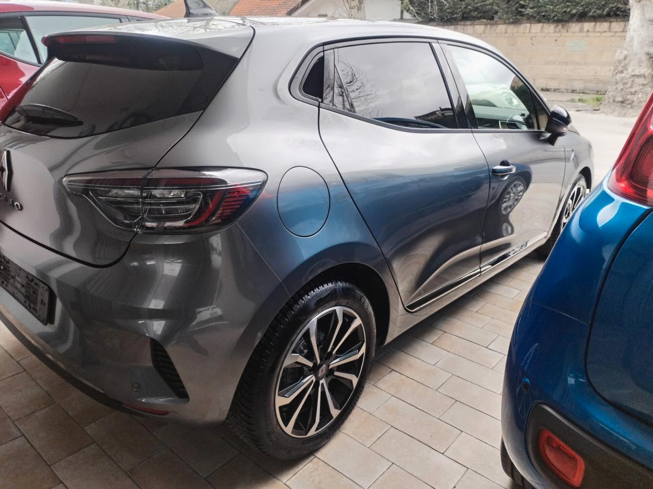 Renault Clio TCe 90 CV 5 porte Techno