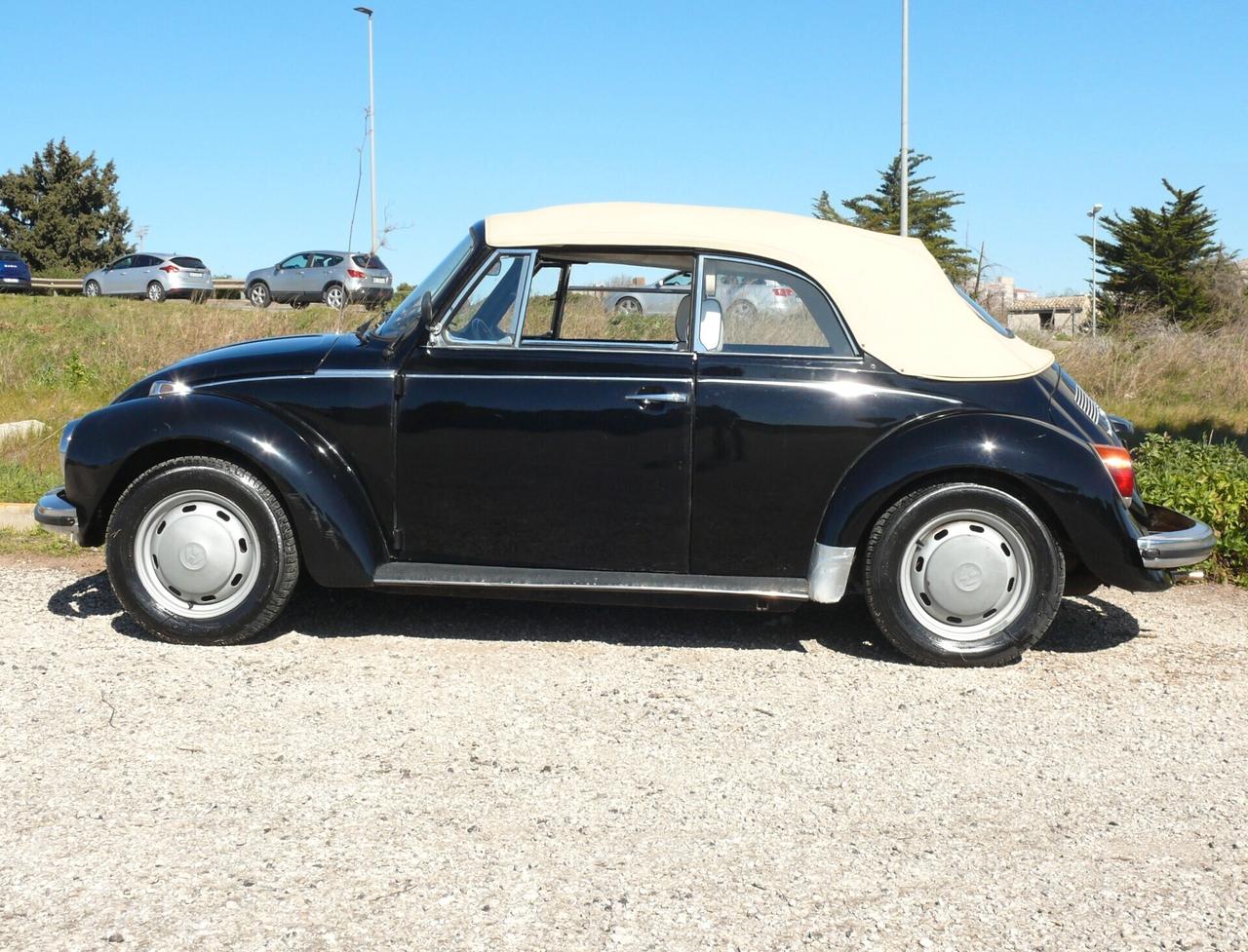 Volkswagen Maggiolino CABRIO (M1100)