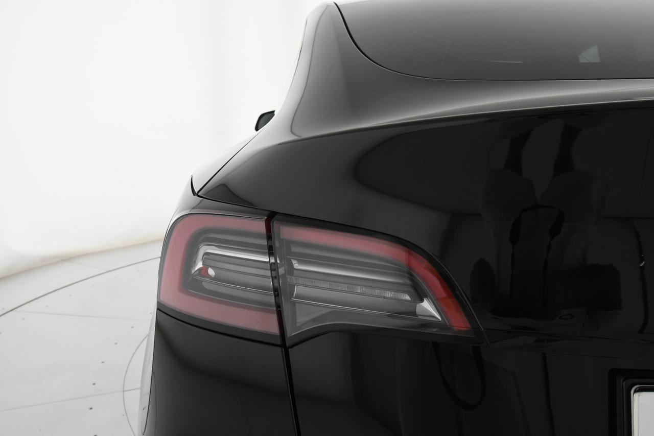 TESLA Model Y Long Range Dual Motor awd AUTOPILOT AZIENDALE IVA ESPOSTA