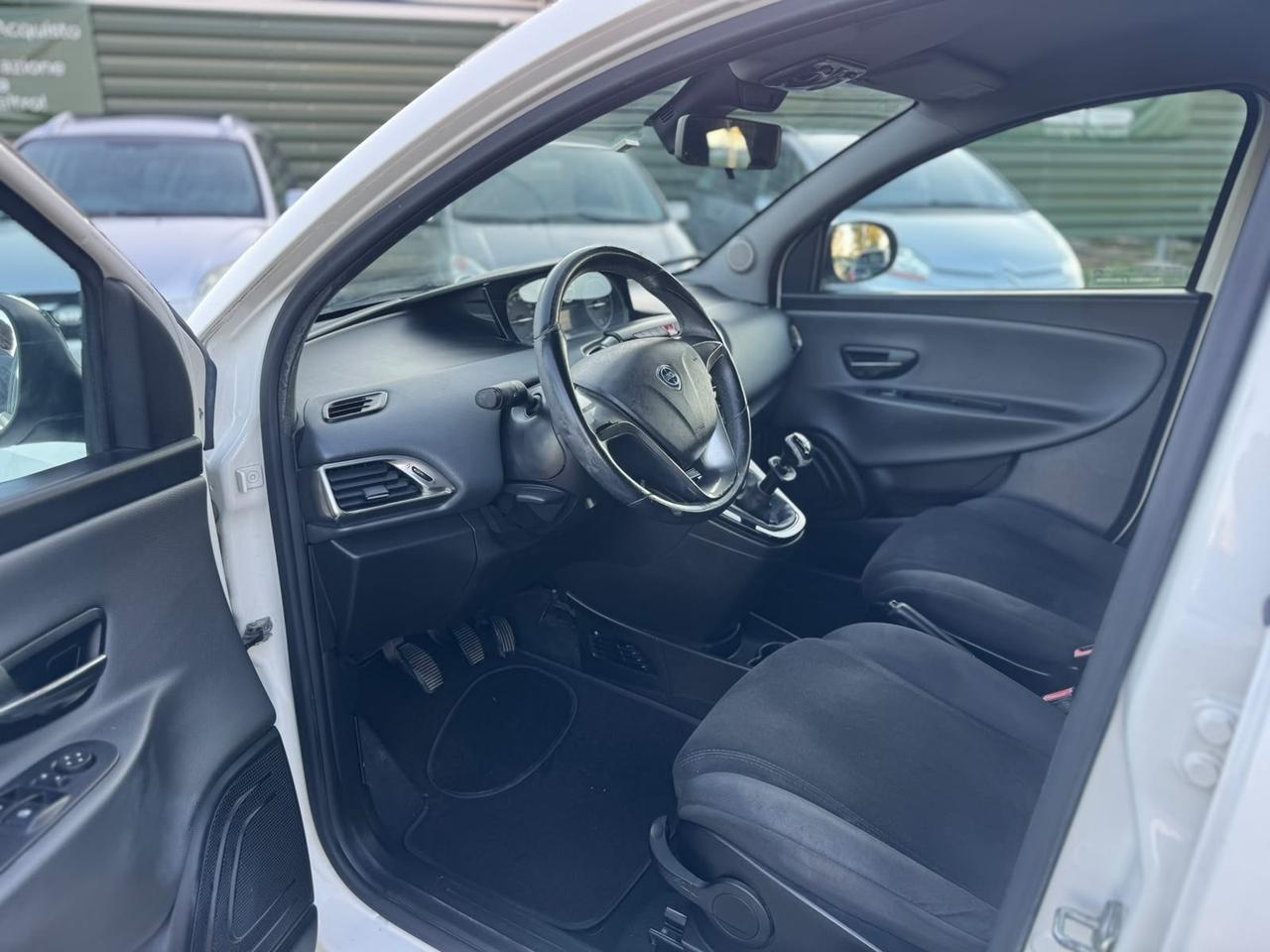 Lancia Ypsilon 0.9 TwinAir 85 CV 5 porte Metano Ecochic Gold