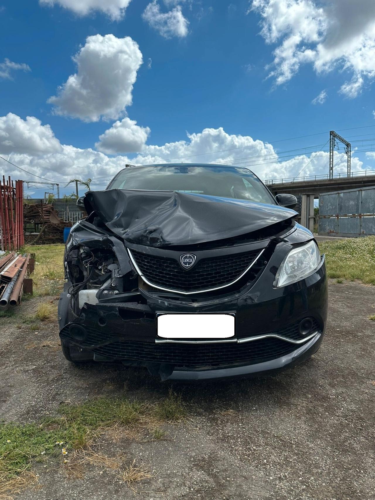 Lancia Ypsilon 1.2 69 CV BENZ/GPL SINISTRATA