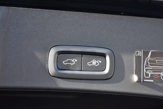 VOLVO XC40 T4 Recharge Plug-in Hybrid Inscription Expression