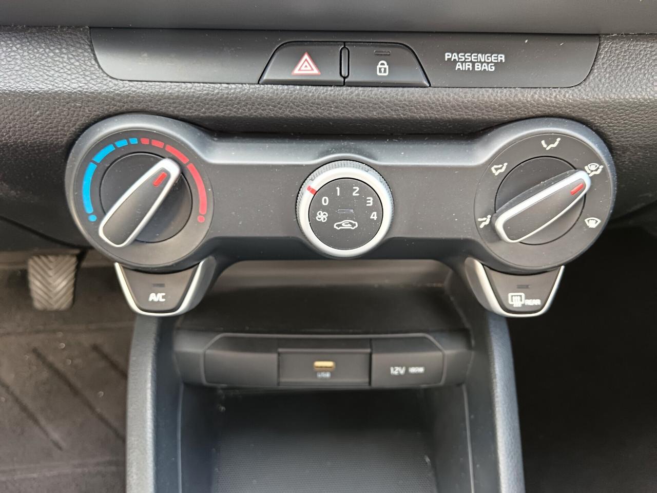 Kia Stonic 1.2 DPI 84CV GARANZIA FINO AL 2029