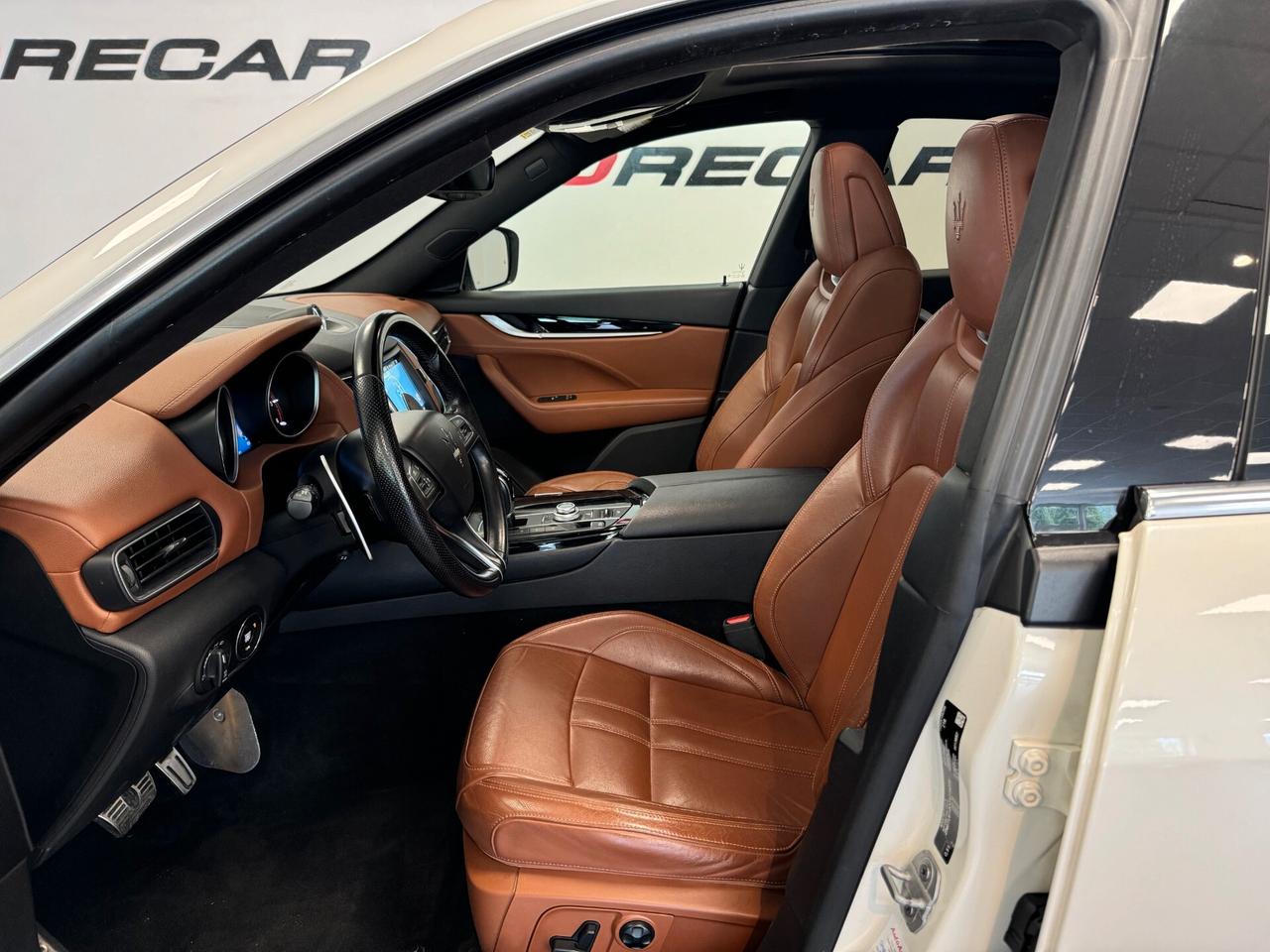 Maserati Levante V6 Diesel 275 CV AWD PERLATO TETTO PACK SPORT