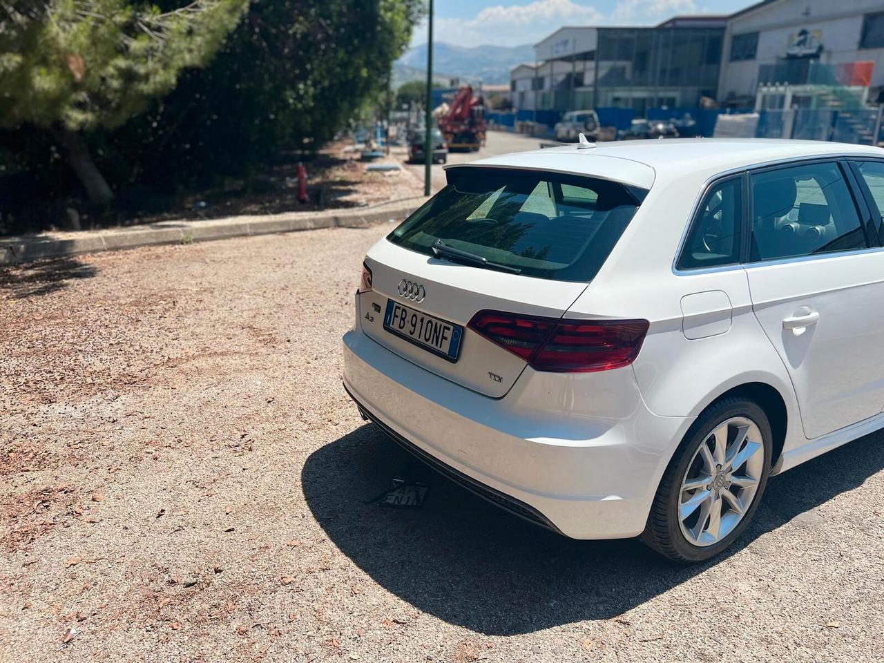 Audi A3 SPB 1.6 TDI clean diesel Ambiente