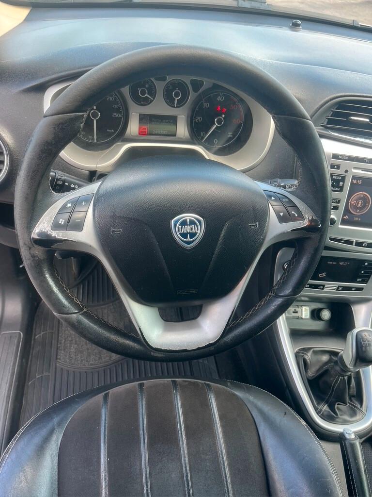 Lancia Delta 1.6 MJT DPF Platino