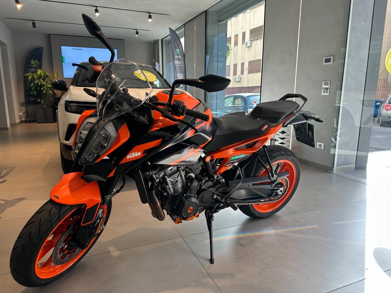 KTM 890 DUKE GP 2023