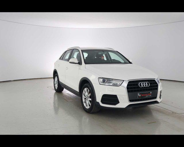 AUDI Q3 2.0 TDI 120 CV Business