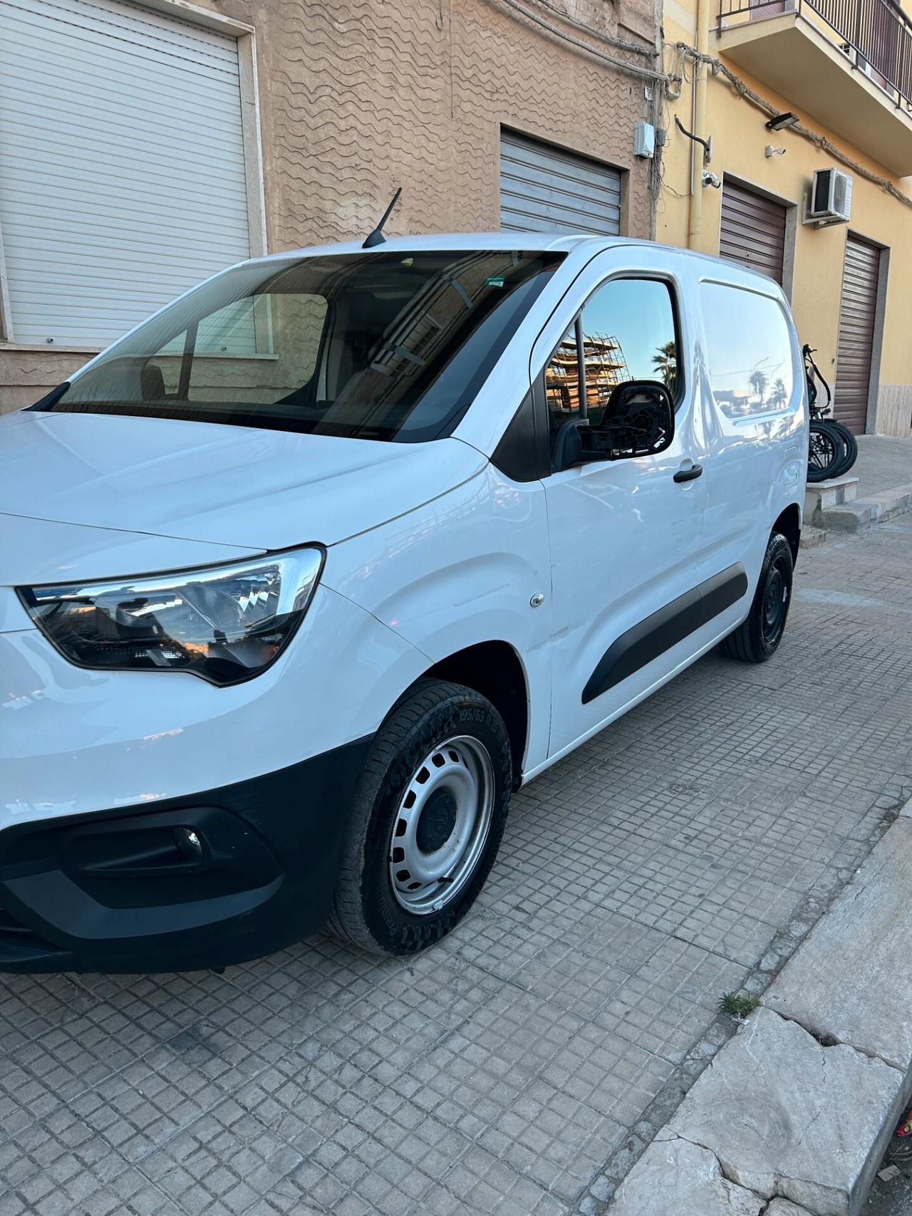 Opel Combo Cargo XL 1.5 Diesel 100CV S&S PL 950kg Edition