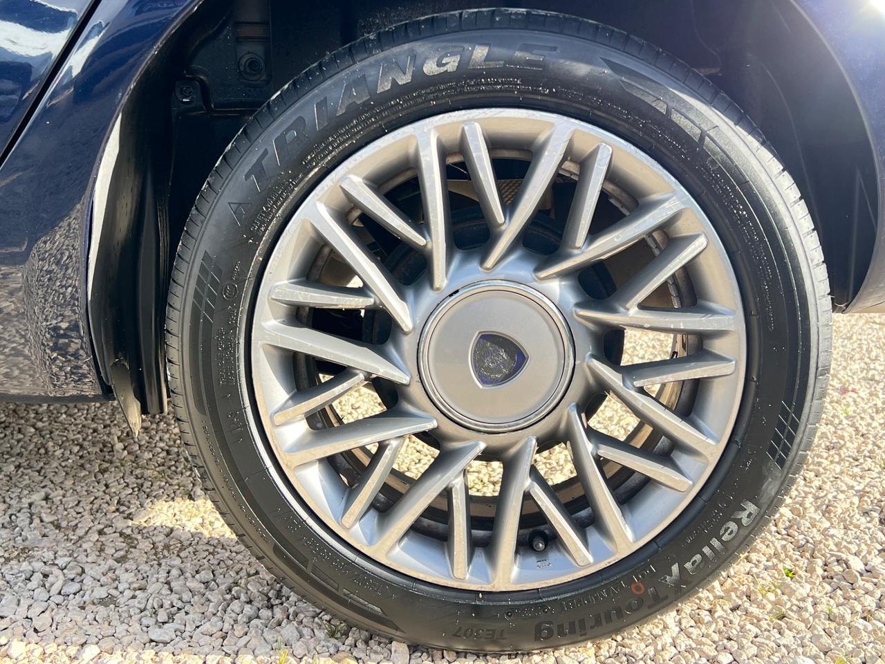 Lancia Ypsilon 1.3 MJT 95 CV 5 porte Platinum