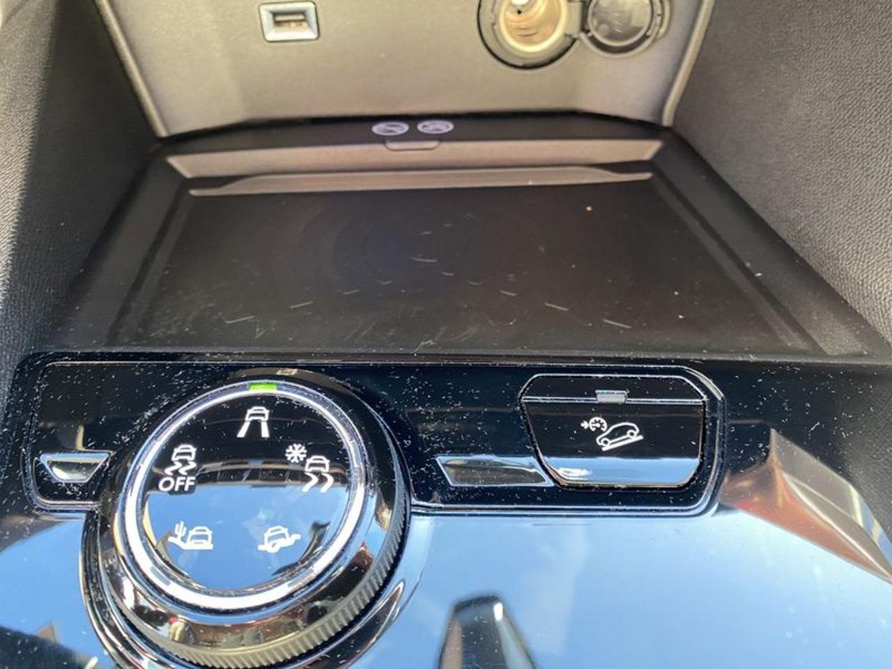 Peugeot 3008 BlueHDi 130 S&S NAVI-APP-RETROCAMERA