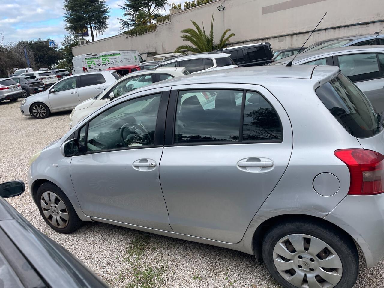Toyota Yaris 1.0 5 porte Sol
