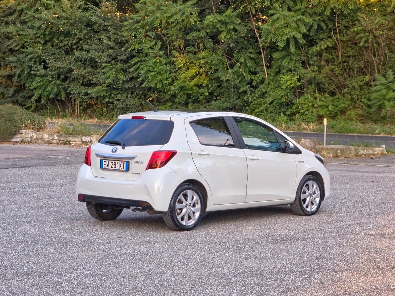 Toyota Yaris 1.5 Hybrid 5 porte Style E6 Automatica NEO 2014