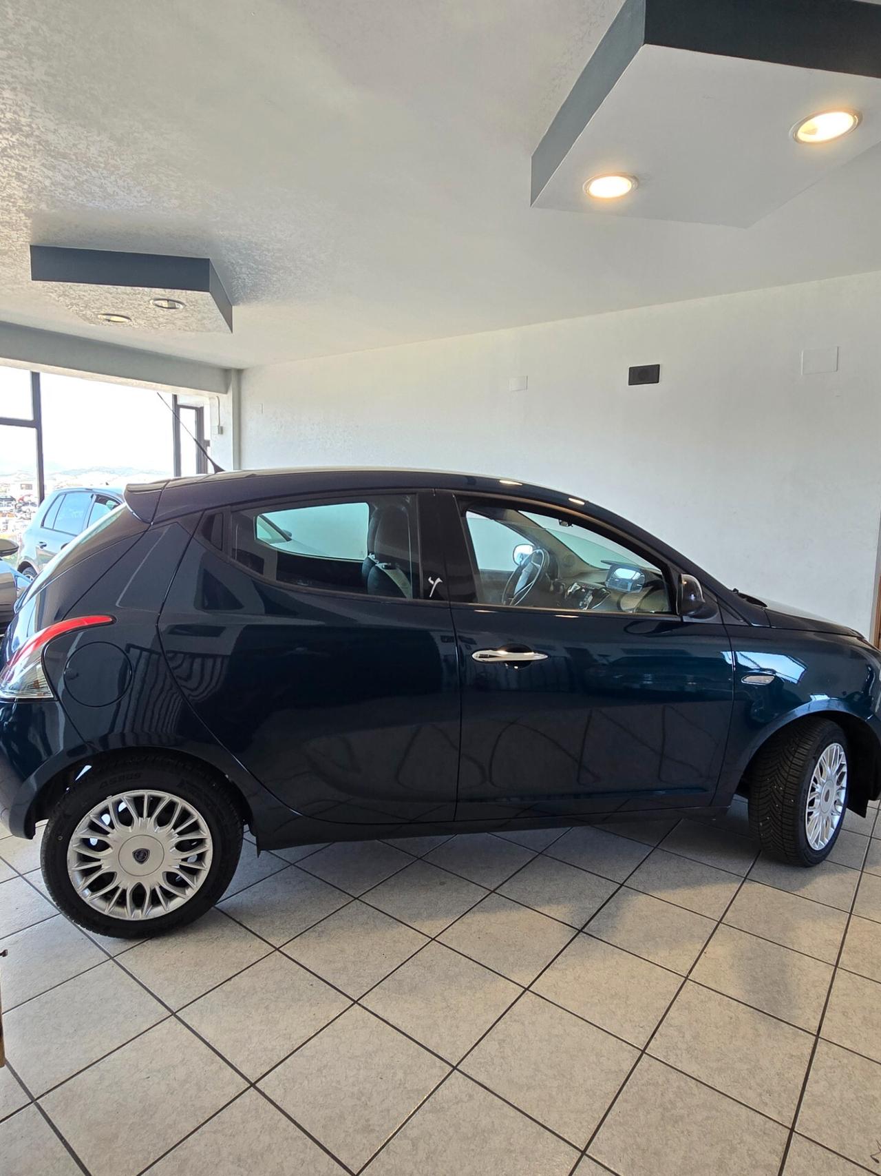 Lancia Ypsilon 1.2 69 CV 5 porte GPL Ecochic Platinum