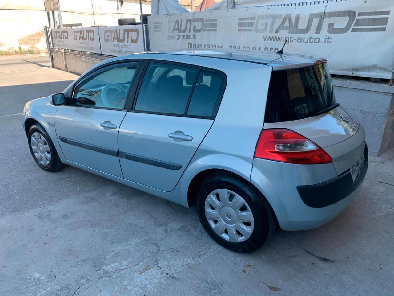 Renault Megane 1.9 dCi 5P 89.000Km