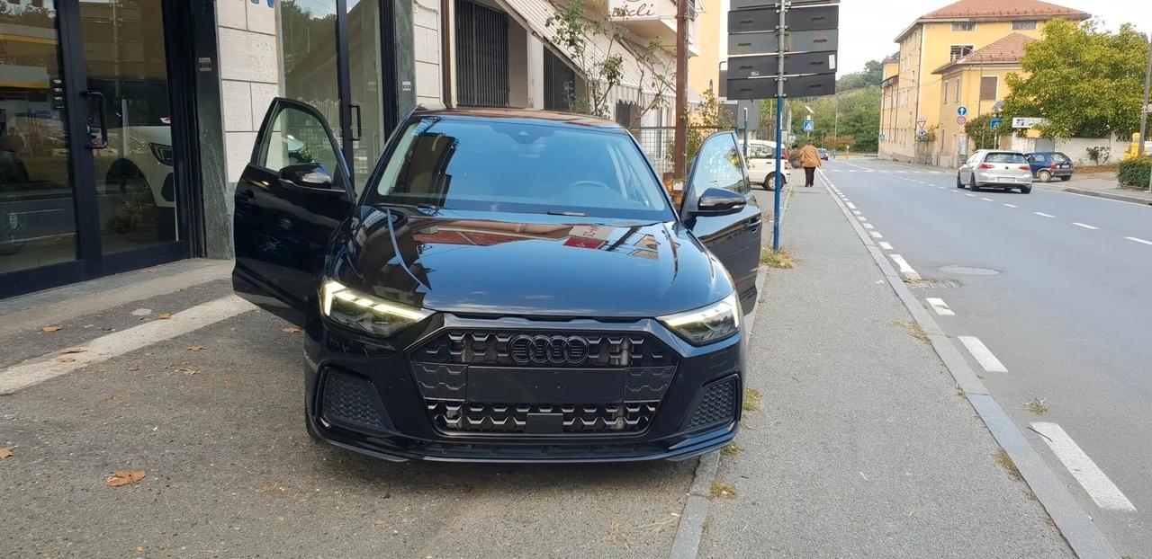 Audi A1 1.0 TFSI ultra S tronic Sport 26.000 KM