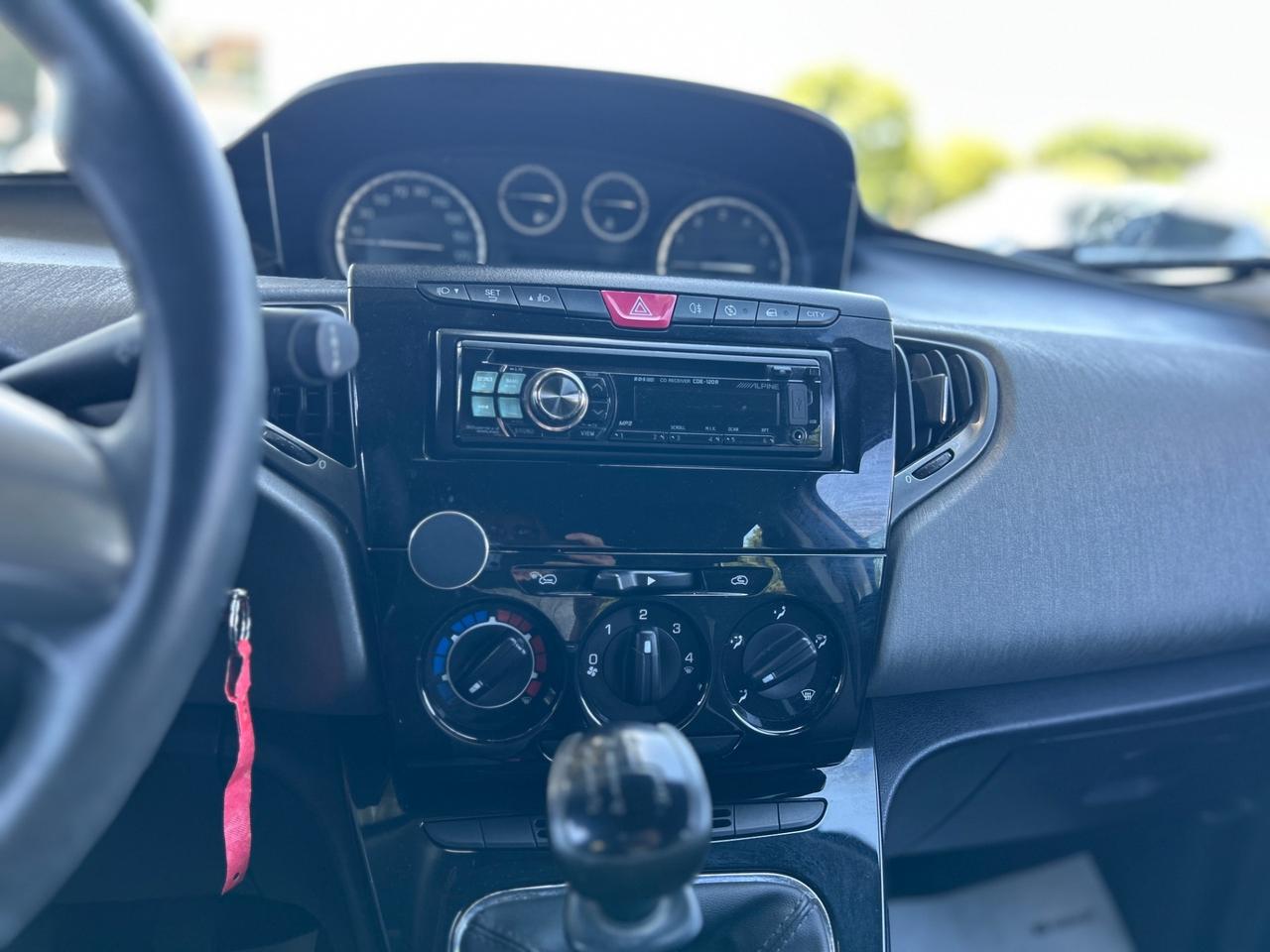 Lancia Ypsilon 1.2 69CV *GPL VALIDO 2027*NEOPATENTATI*