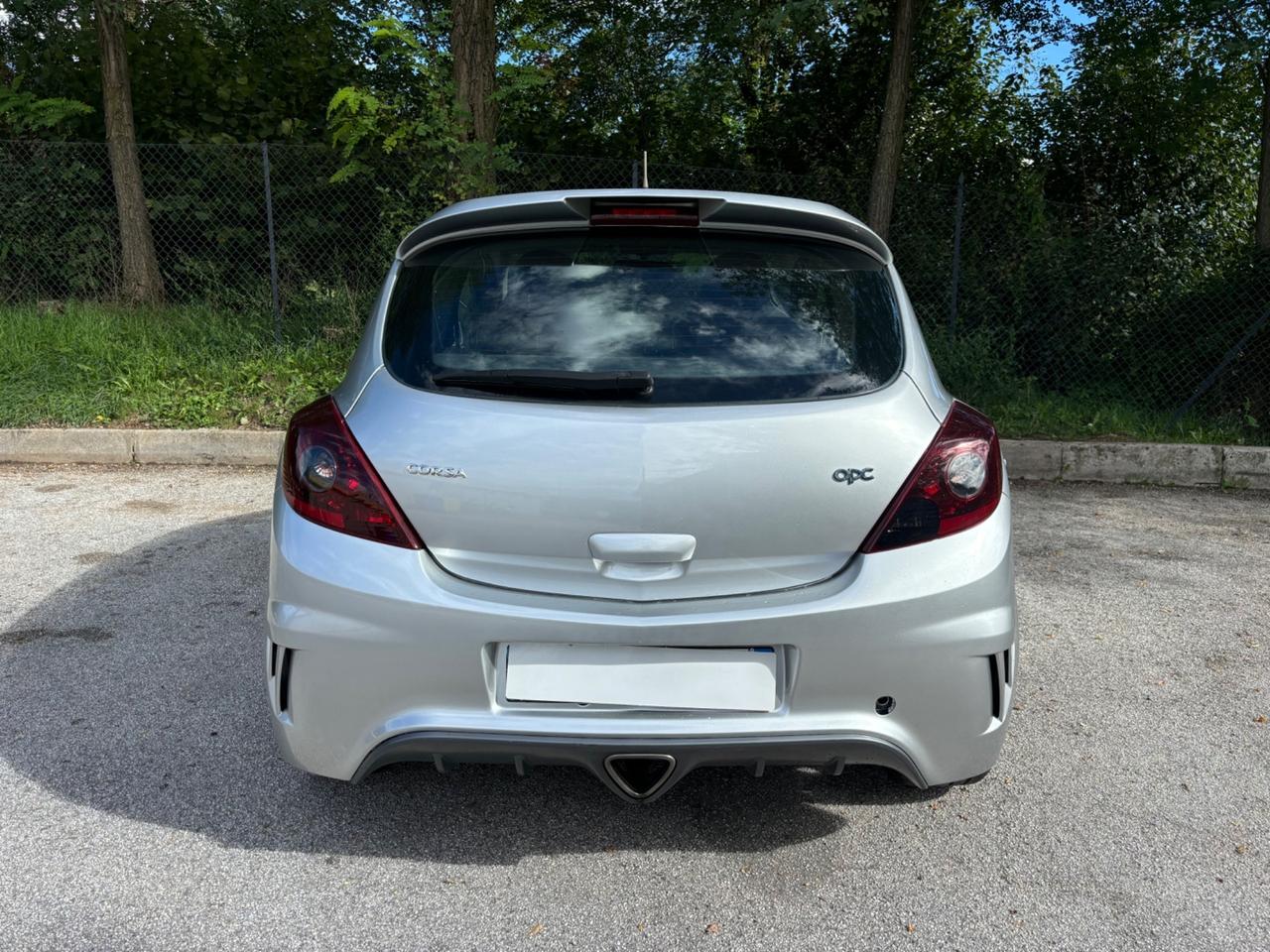 Opel Corsa 1.6 T 192CV OPC