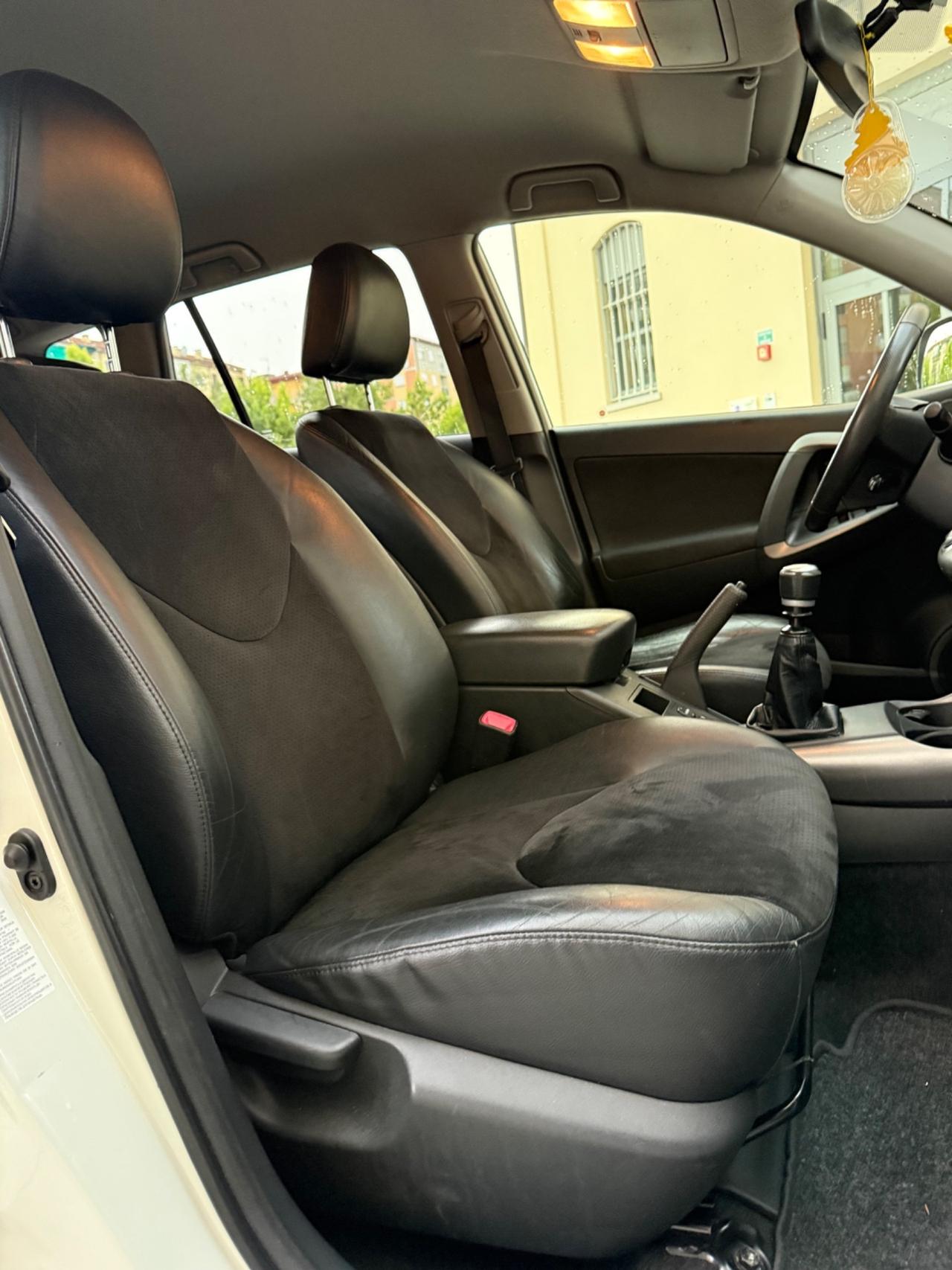 Toyota RAV 4 RAV4 Crossport 2.2 D-4D 150 CV Lounge