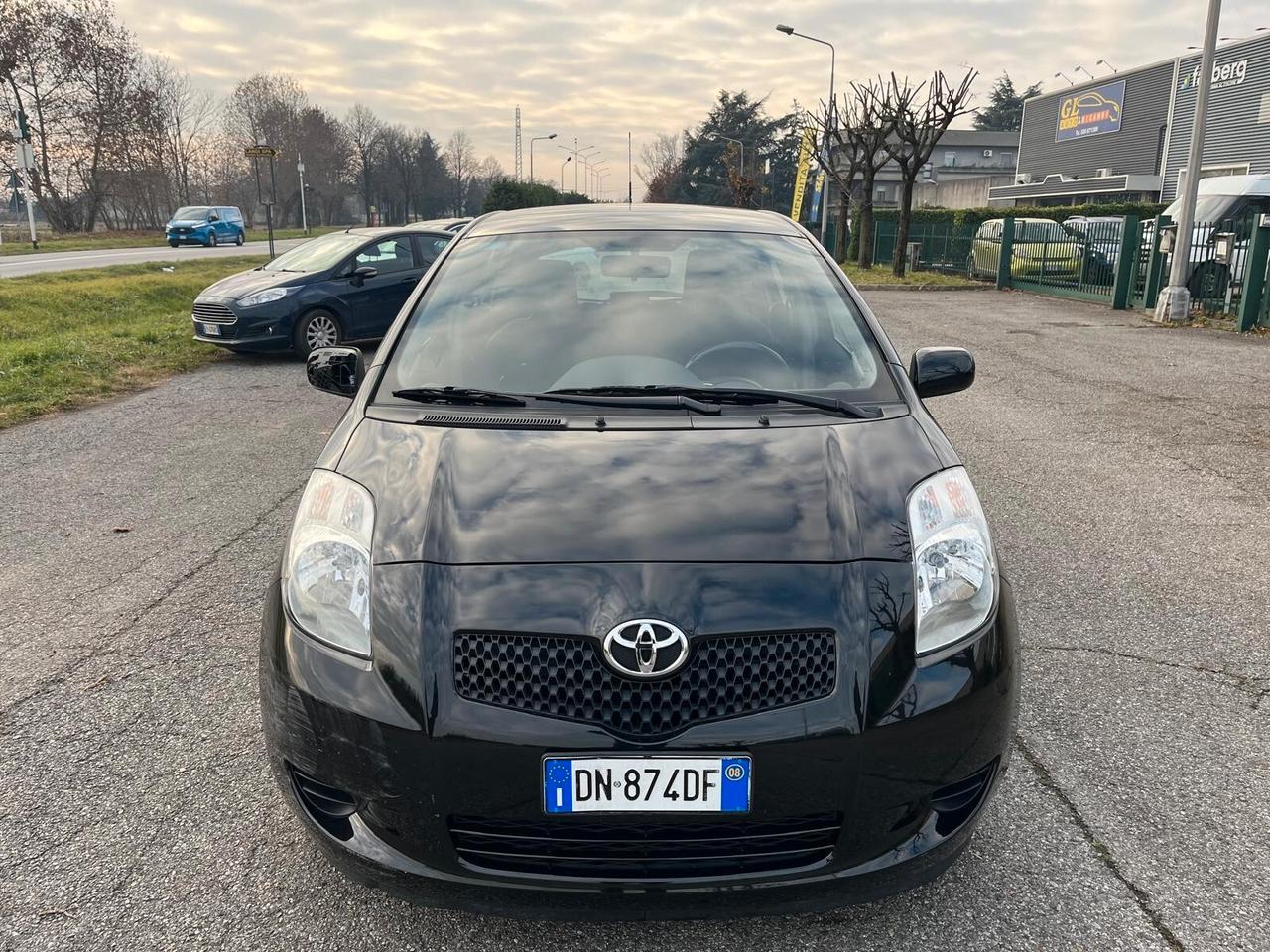 Toyota Yaris 1.0 5 porte