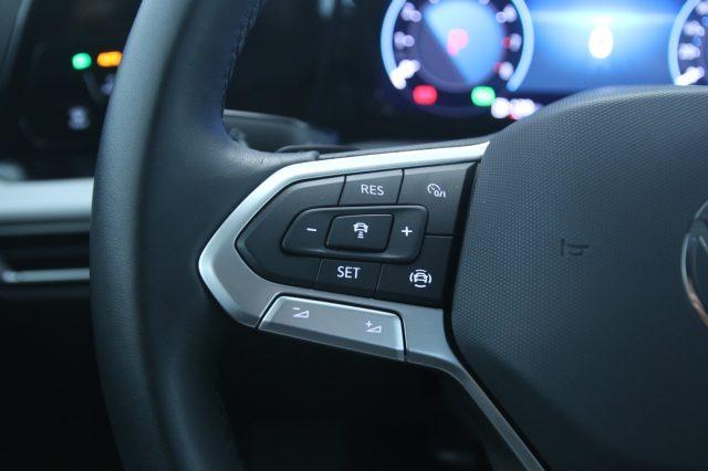 VOLKSWAGEN Golf 1.0 eTSI EVO DSG Life / Neopatentati