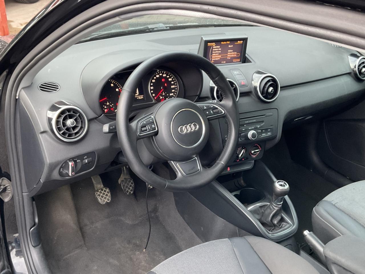 A1 1.2 TFSI Ambition-black pack -tetto-xenon -