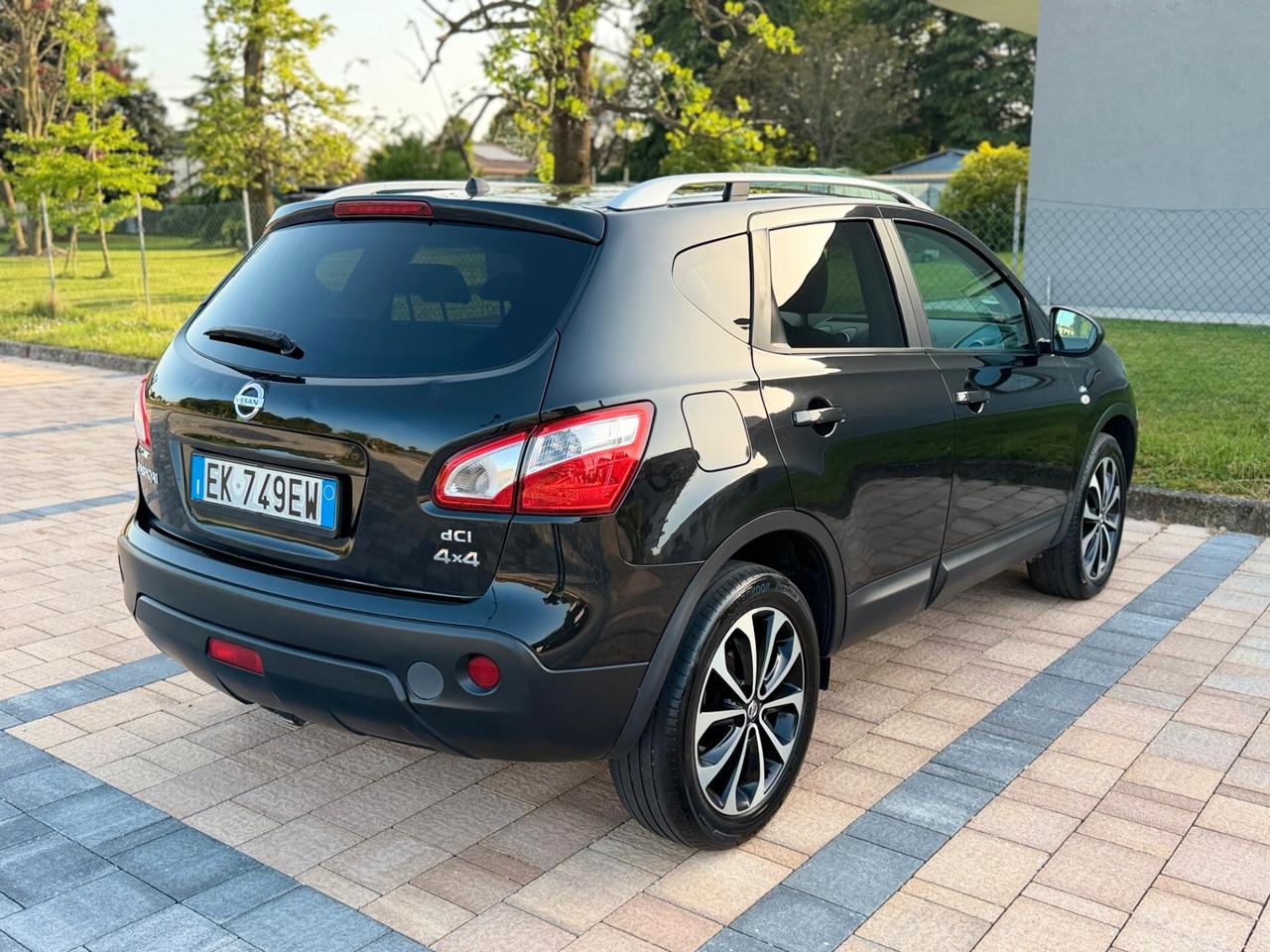 Nissan Qashqai 2.0 dCi DPF 4x4WD aut. Tekna