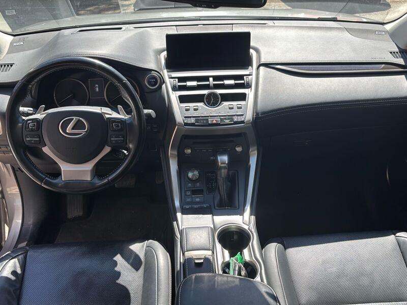 Lexus NX NX 300h 2.5 Luxury 4wd cvt