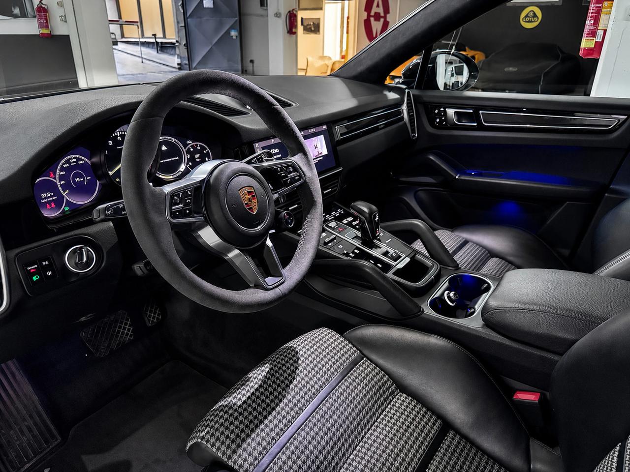 Porsche Cayenne Coupe 3.0 e-hybrid tiptronic