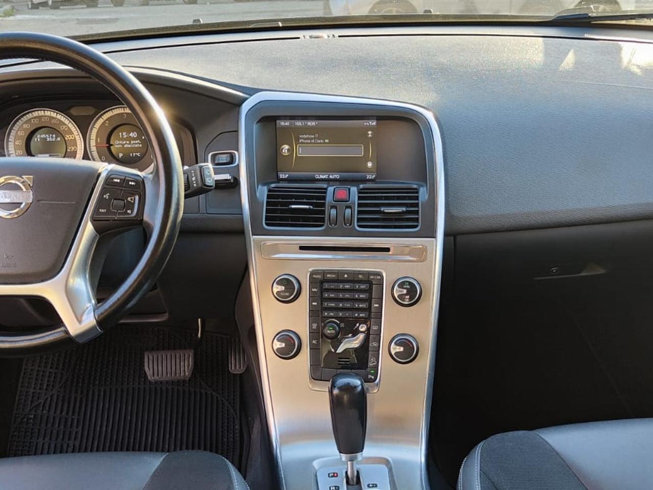 Volvo XC 60 2.4 D3 Kinetic #7699